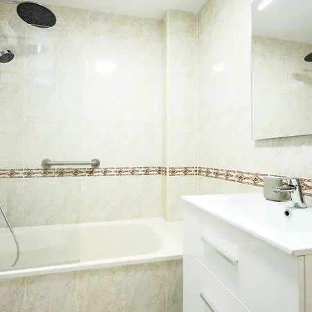 Апартаменти Cano Penthouse, Terrace & 2 Min To The By 10tosea