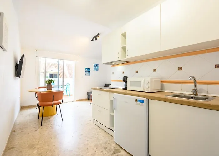 Cano Penthouse, Terrace & 2 Min To The By 10tosea *